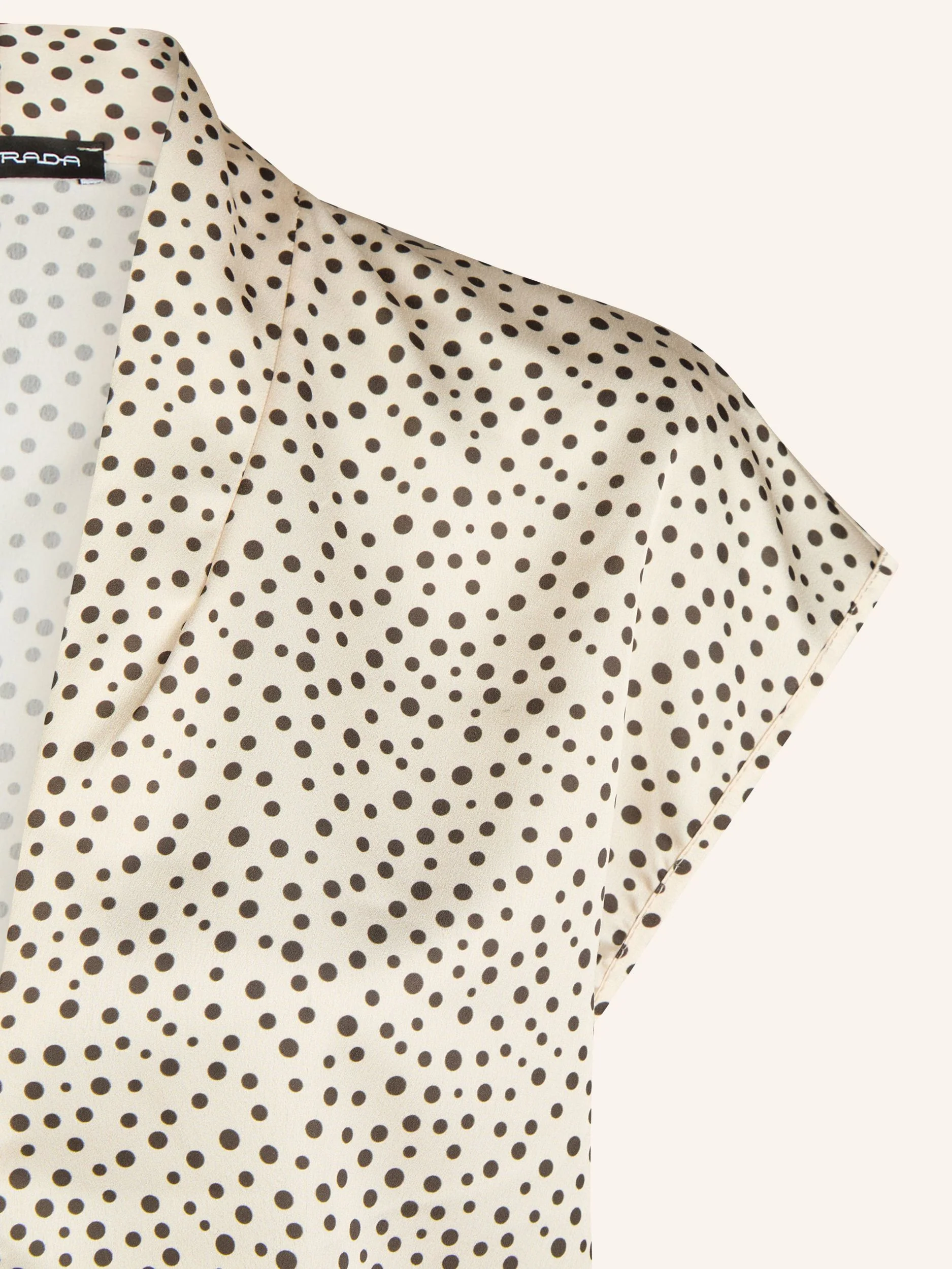 Ärmellose Satinbluse mit Tupfenprint - Image 6