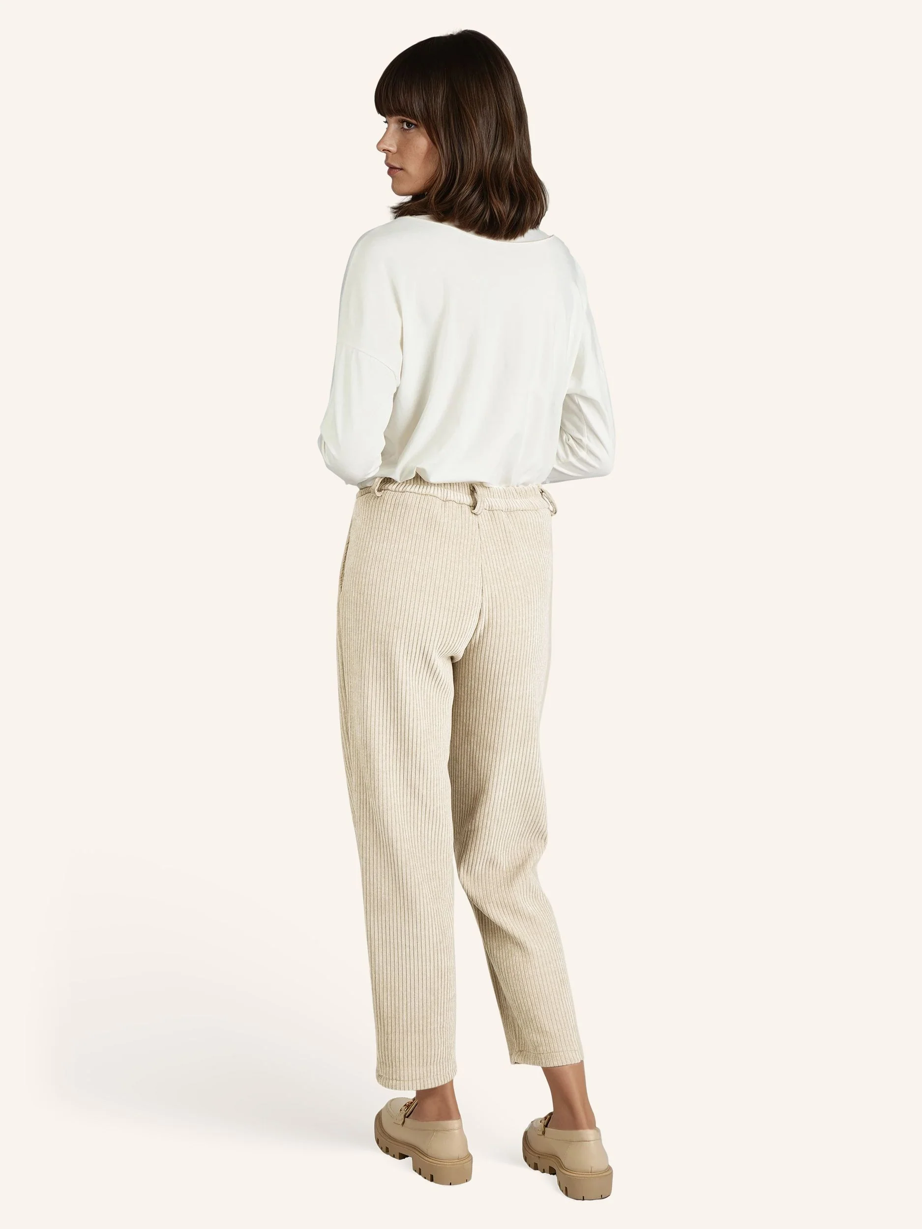 Cordhose in Knöchelhöhe - Image 21
