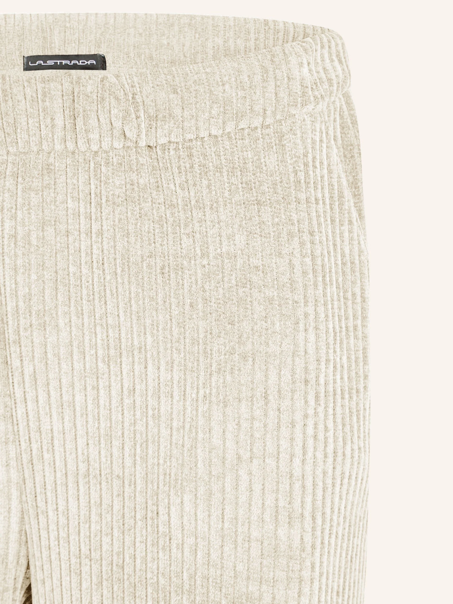 Cordhose mit weitem Bein - Image 24