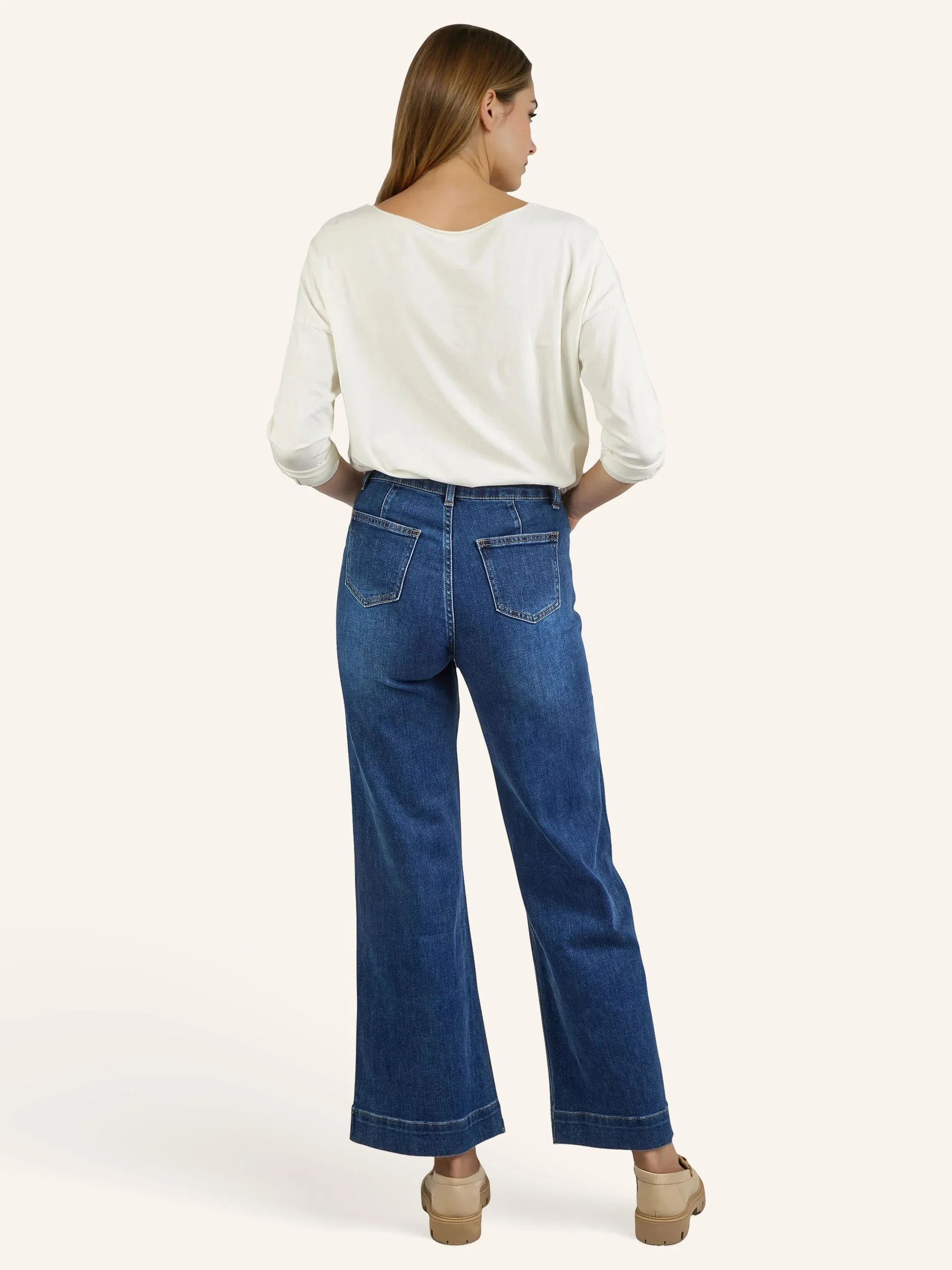 Jeanshose mit weitem Bein - Image 3