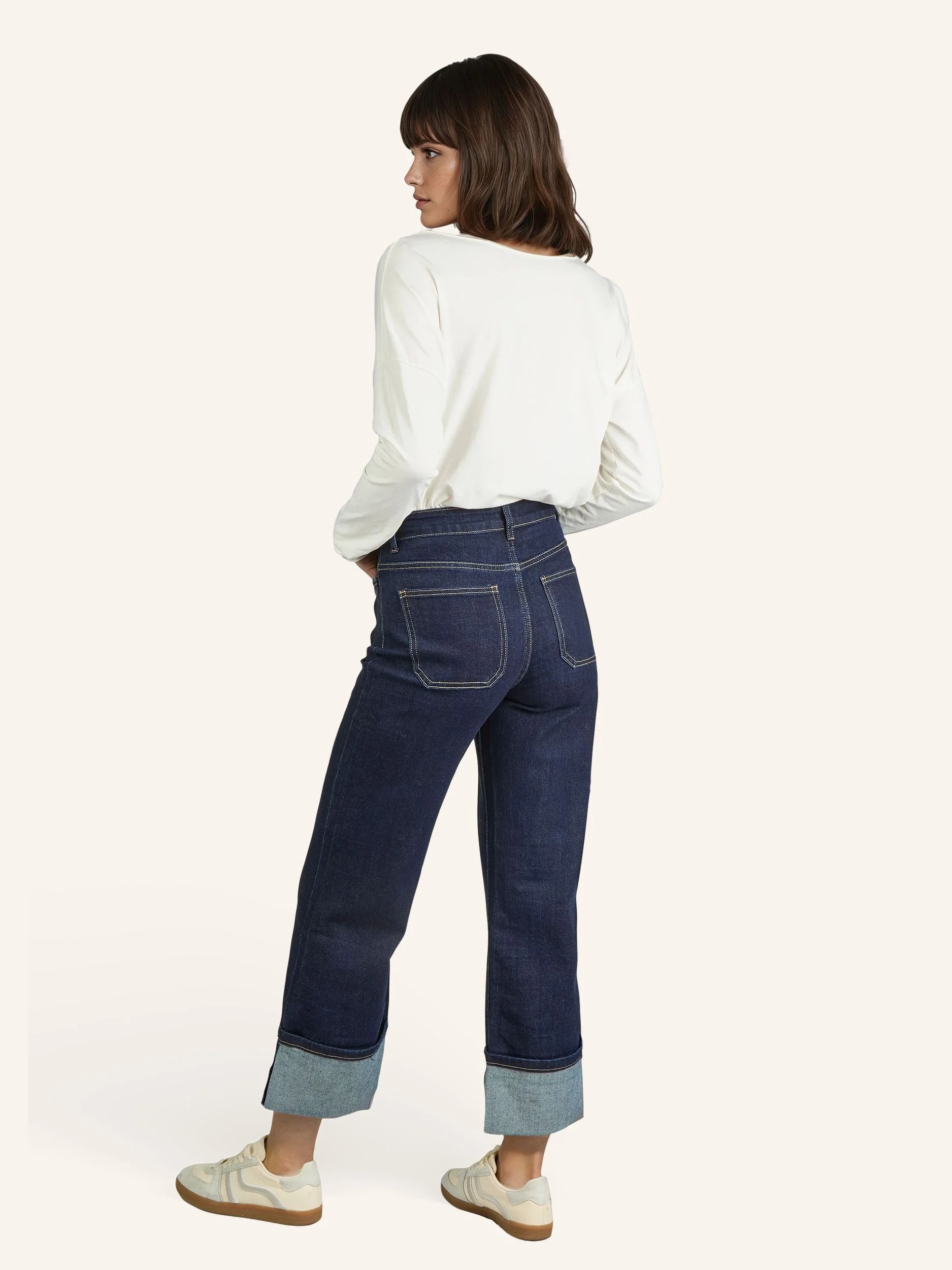 Jeanshose mit weitem Umschlag - Image 3