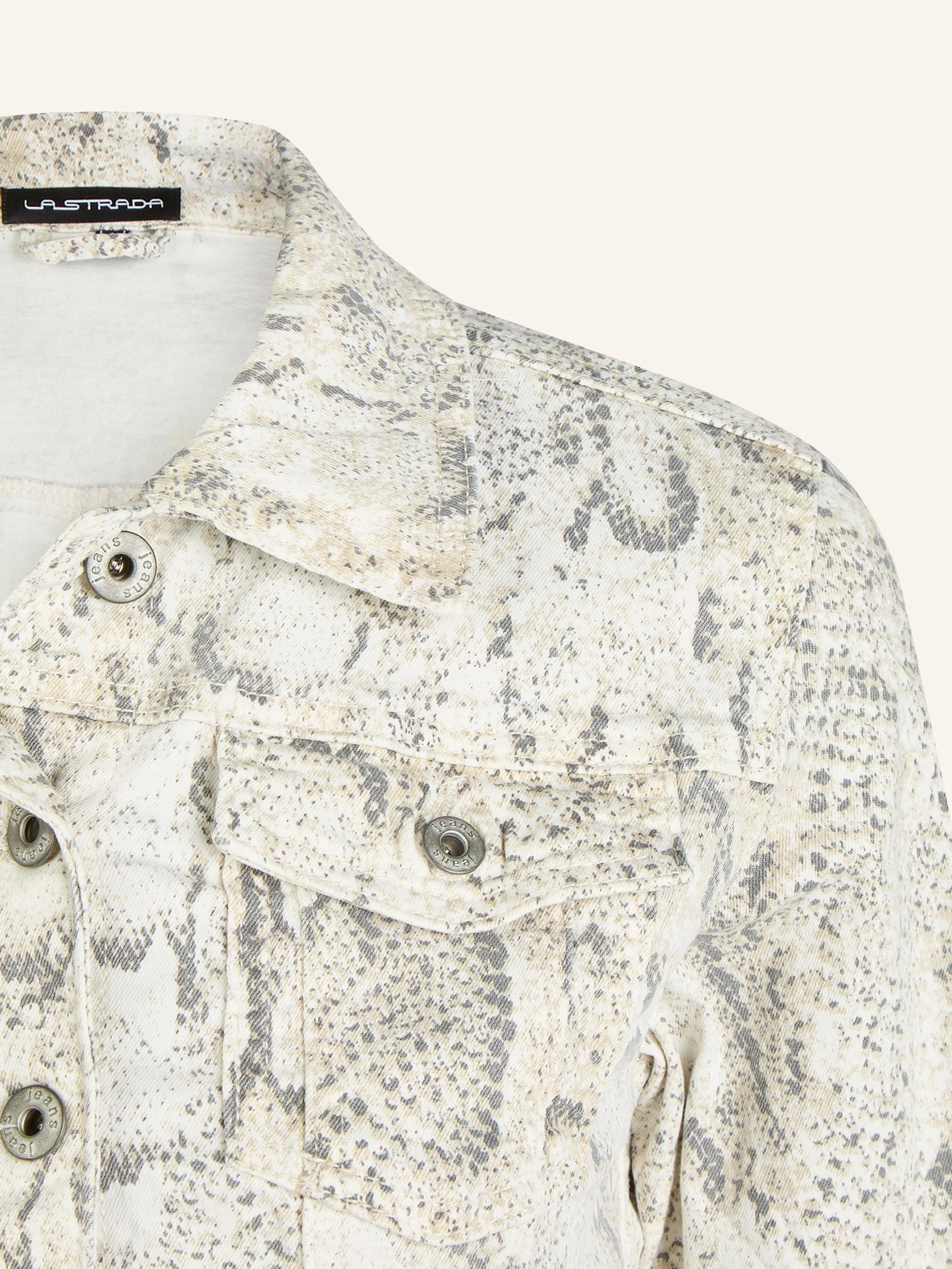 Kurze Jacke im Schlangenprint - Image 6