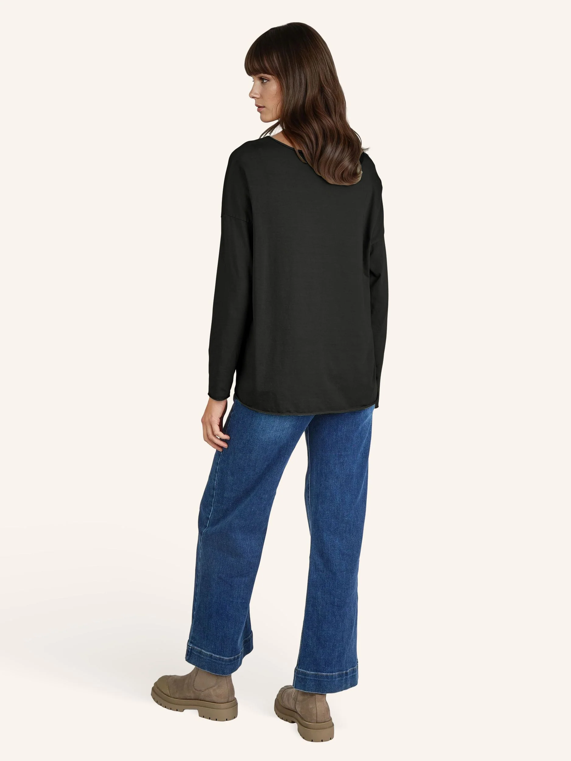 Longsleeve mit weitem Rundhalsausschnitt - Image 39