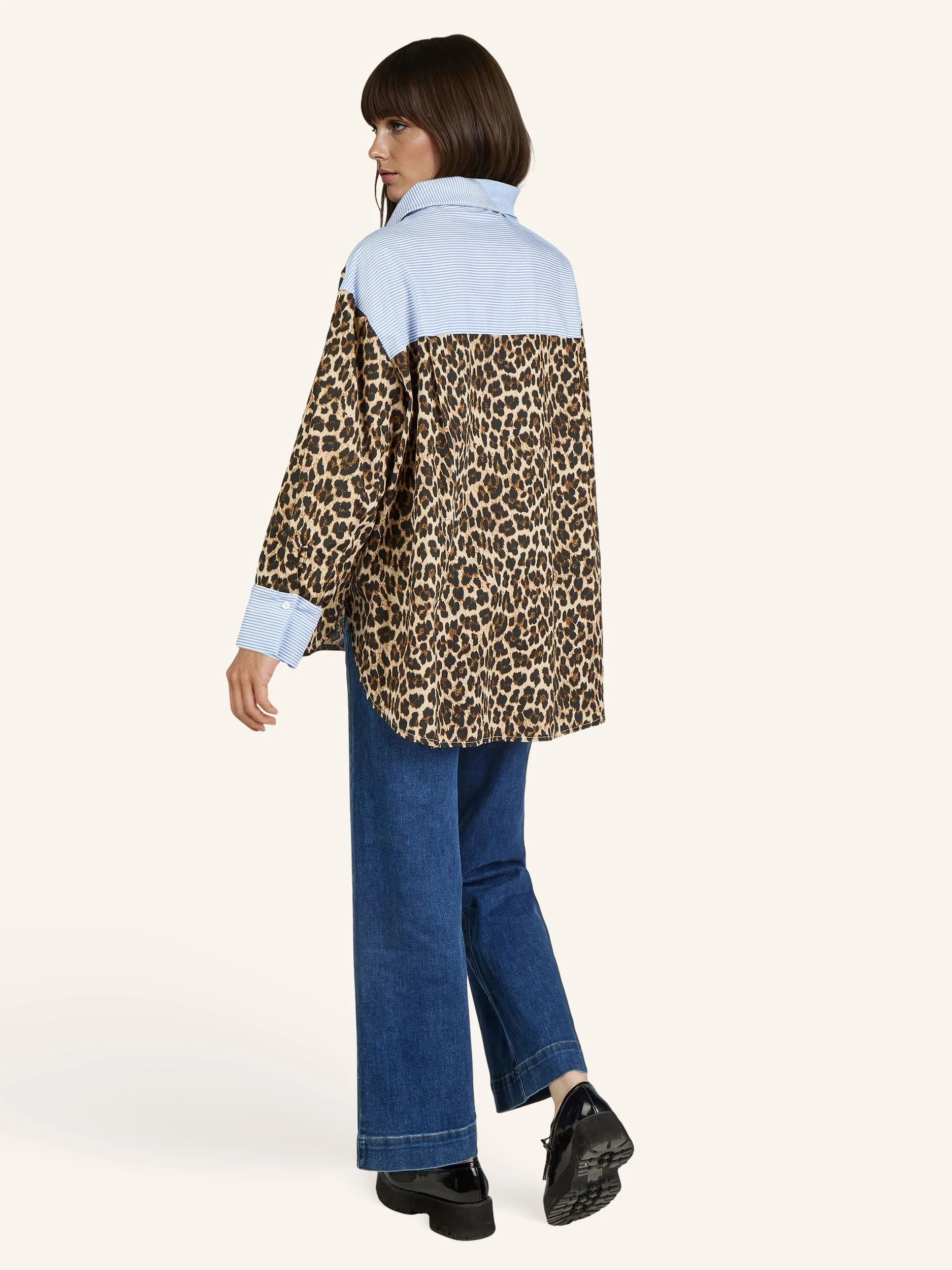 Oversize-Bluse im Mix aus Leo-Print und Streifen - Image 4