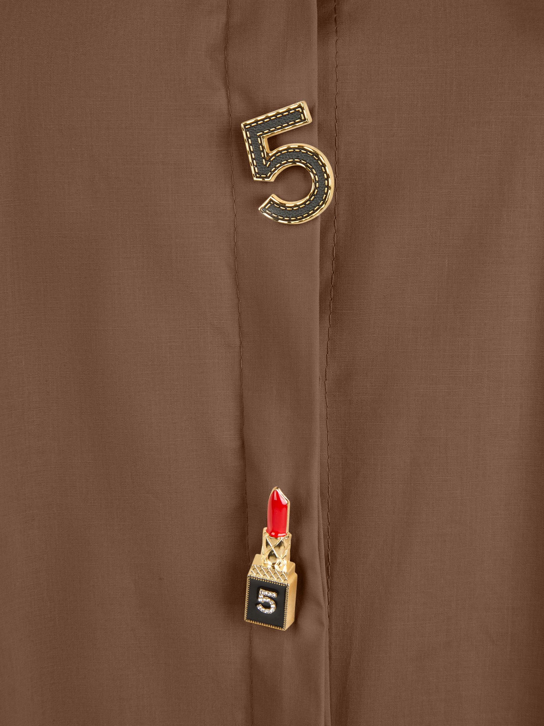 Oversize-Bluse mit modischen Schmuckdetails - Image 12