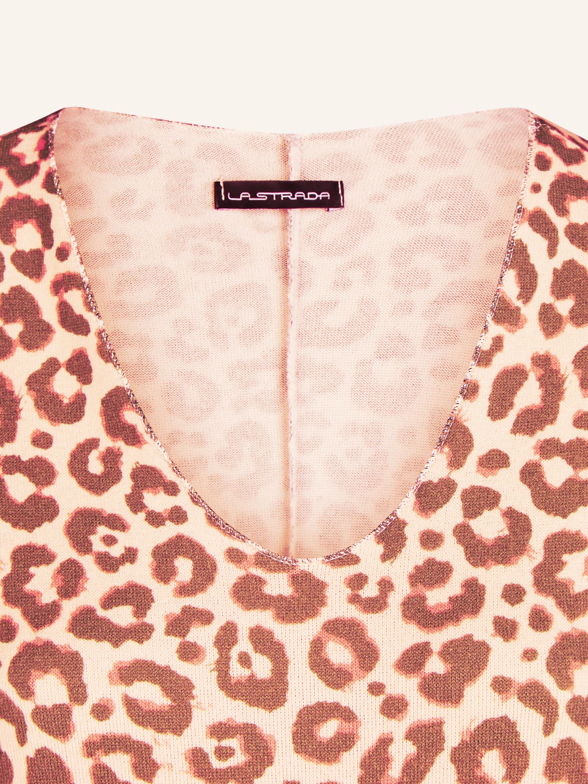 Oversize-Bluse mit modischen Schmuckdetails - Image 18