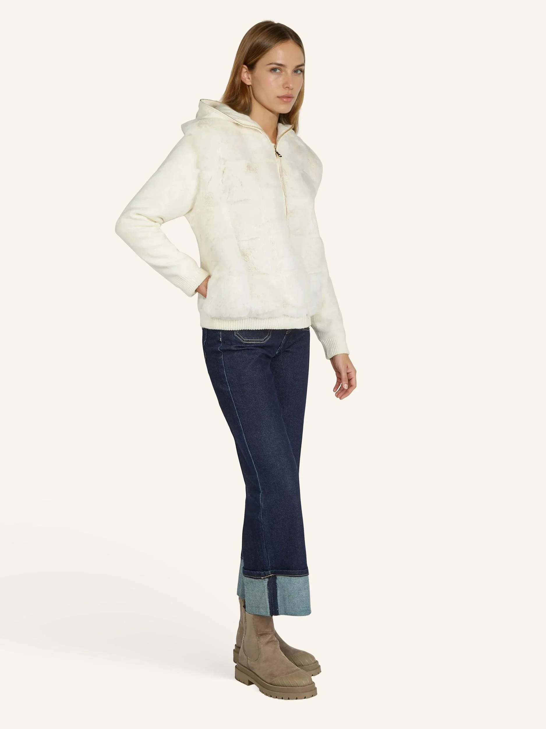 Sweatjacke mit Kapuze und Kunstfell-Front - Image 3